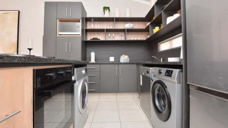To Let 2 Bedroom Property for Rent in Van Der Hoff Park North West
